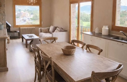 Llivia Apartment | CaL QuEROL Llivia Premium - Estilo y calidez