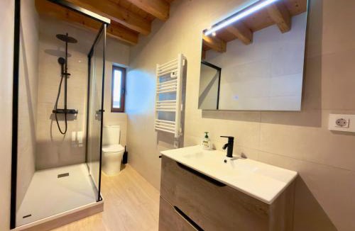 Ur House | CAL QuEROL UR casa amb jardí i bbq i billar
