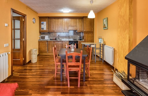 Sant Pau de Seguries Apartment | Cal Tatanet Holiday Apartment