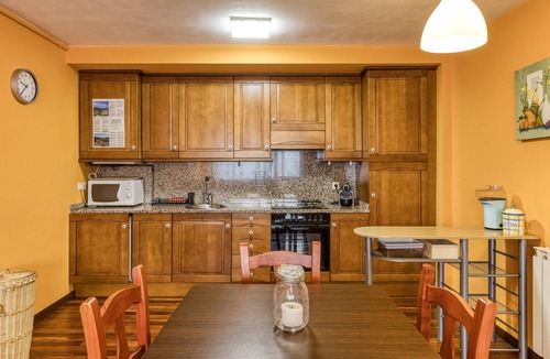 Sant Pau de Seguries Apartment | Cal Tatanet Holiday Apartment