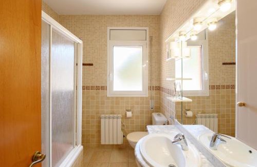 Castellet i la Gornal Villa | Cal Vimon