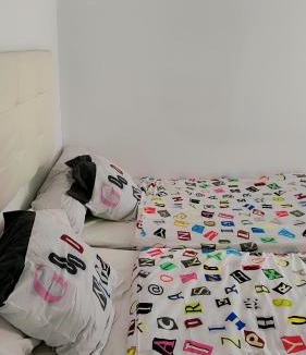 Calais House | Calaisis room bed