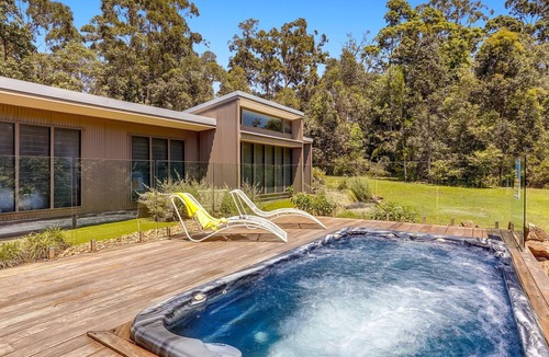 Doonan House | Calanthe Acreage - Doonan