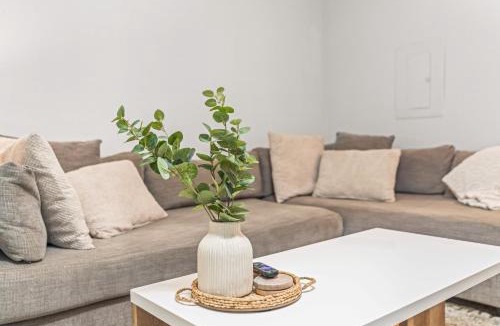 Caldwell House | Caldwell Charming 1BedBath Home next Golf Course