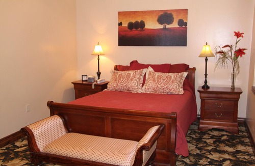 Caldwell House | Caldwell Messenger Suites