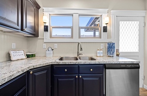 Caldwell House | Caldwell Retreat Golf/Downtown