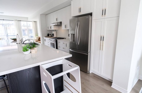 Mount Pleasant House | Caledon family escape with Crib
