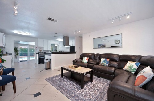 Sacramento House | CalExpo/Arden/HotTub/Pool/Firepit/BBQ/No Pet Fee