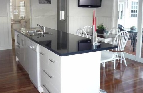 Killarney House | Calgary House & Cottage Accommodation