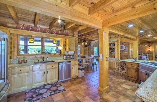 Calhoun House | Calhoun Cabin with River View and Wraparound Deck