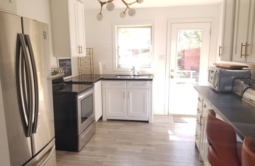 Tiny House | Cali - 4 bed/Pet Friendly/June/July/August/Sept Monthly Rentals only $7000/mth