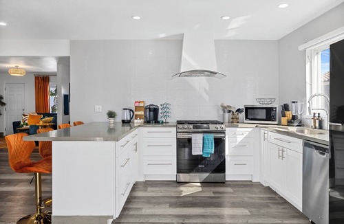 Midway City House | Cali Coastal Home: 5BDRM, 9 Beds, Pool, Hot Tub, Game Rm