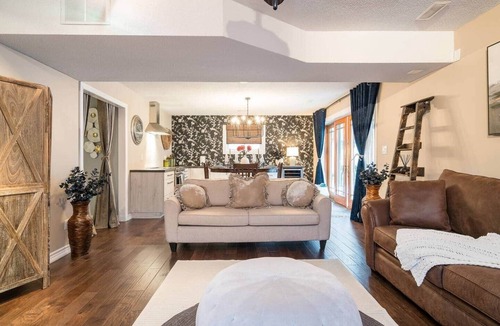 Wasaga Beach House | Cali's Wasaga Beach House