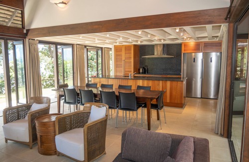 Coopers Beach House | Calianne - Superb beachfront architecture