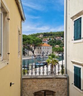 Island Hvar Apartment | Calico Apartment's