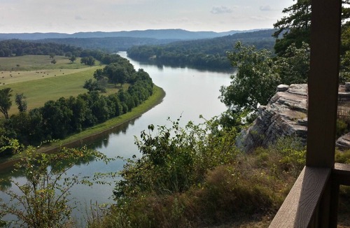Calico Rock Cabin | Calico Rock Cabin-406 Calico St 302 Chessmond Ferry Rd viewing the White River