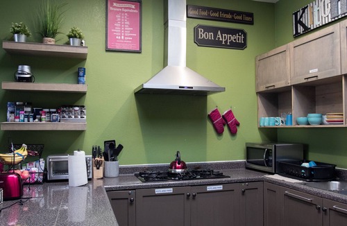 Pacific Beach Hostel | California Dreams Hostel - Pacific Beach