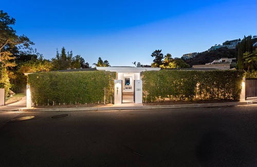 Hollywood Hills West House | California Mid-Century Private Oasis