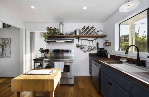 Calistoga House | Calistoga Cottage - Hot Tub and Tastings Included