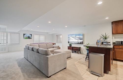 Heber House | Callaway Vista, 6br, hot tub, views, sleeps 16