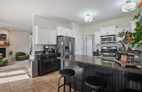 Heber House | Callaway Vista, 6br, hot tub, views, sleeps 16