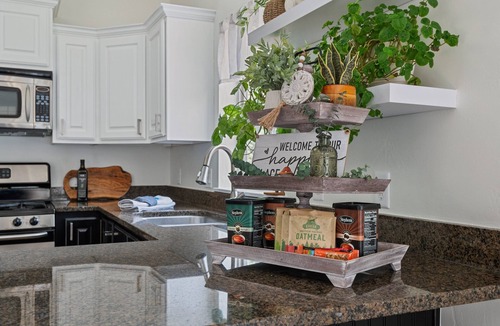 Heber House | Callaway Vista, 6br, hot tub, views, sleeps 16