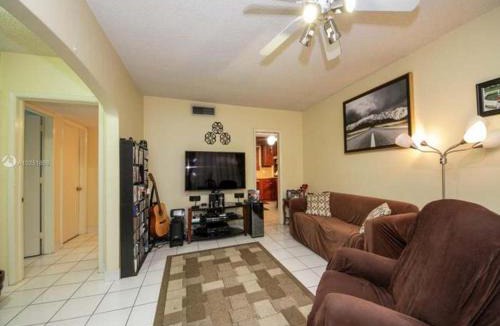 Coral Way Hotel | Calle 8 Hotel
