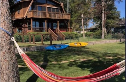 Murchison House | Callender Blue, a cozy lakeside cabin paradise