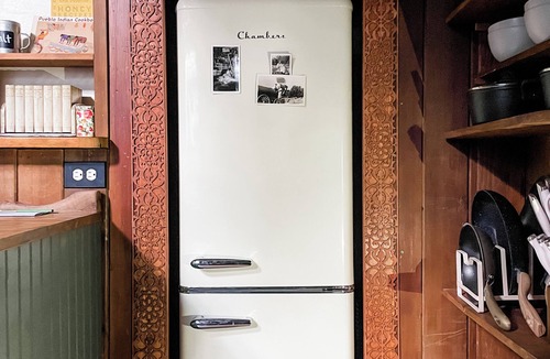 Castella Cabin | Calling all Adventurers! Charming Rustic Cabin in Perfect Location!