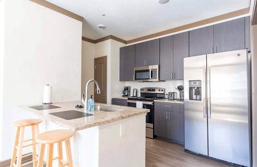 Middletown Apartment | Calm 1BR Retreat | Pool, Parking & Gym Access