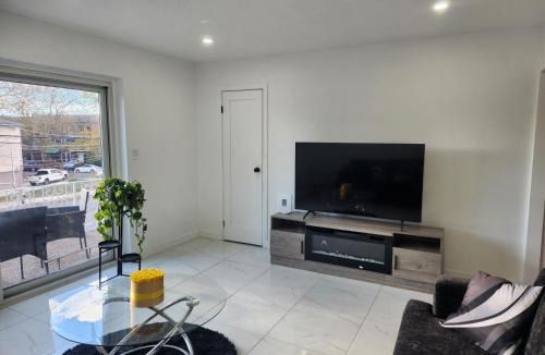 Canarsie House | Calm and collective