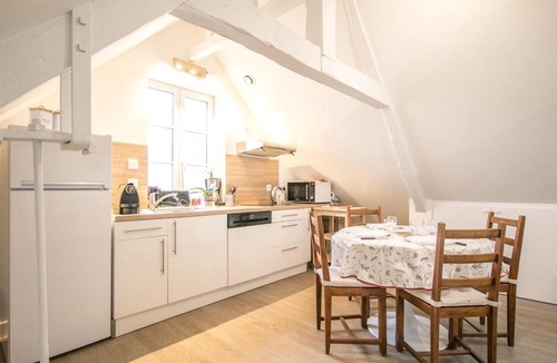 Bayeux Apartment | Calm and comfortable apartment in Bayeux, 9km from the beach