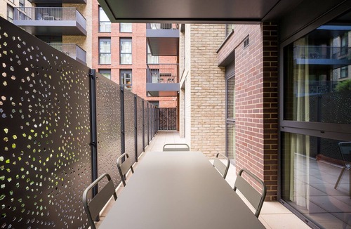 Tottenham Hale Apartment | Calm and Cozy Corner