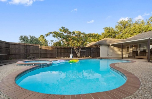 North Central Carrollton House | Calm, and Spacious house|Pool, Close to KoreanTown