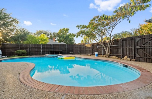 North Central Carrollton House | Calm, and Spacious house|Pool, Close to KoreanTown