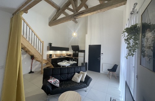 Beynost Apartment | Calm and well-being