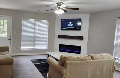 Griffin House | Calm & Cozy Escape