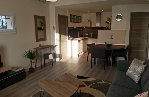 California - Pezou Apartment | CALM IN CITY CENTRE