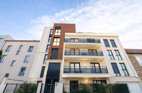 Vitry-sur-Seine Apartment | Calm Luxury 10 Min Center Paris. Free Parking