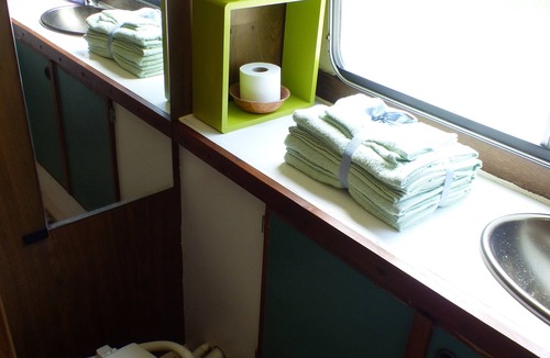 Luneau Boat Rental | Calm overnight aboard the JAVA boat, 30 minutes from PAL, disconnection guaranteed!