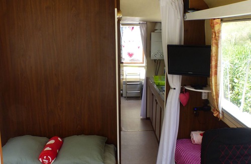 Luneau Boat Rental | Calm overnight aboard the JAVA boat, 30 minutes from PAL, disconnection guaranteed!