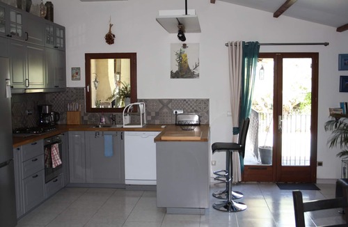 Cabrieres-d'Avignon Villa | Calm, relaxation, private pool