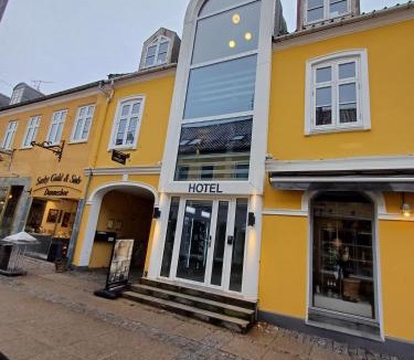 Sæby Hotel | Calm Room 10 on pedestrian street Saeby