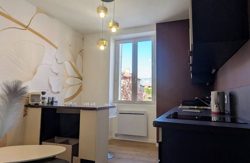 Quartier Chorier-Berriat Apartment | Calm, serenity and light