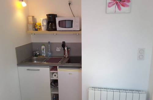 Montauban Apartment | CALM STUDIO IN A GREEN SETTING