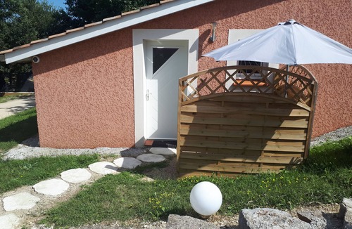 Montauban Apartment | CALM STUDIO IN A GREEN SETTING