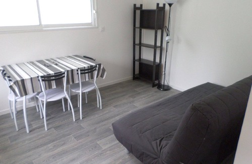 Langueux Apartment | Calm studio in Langueux strikes