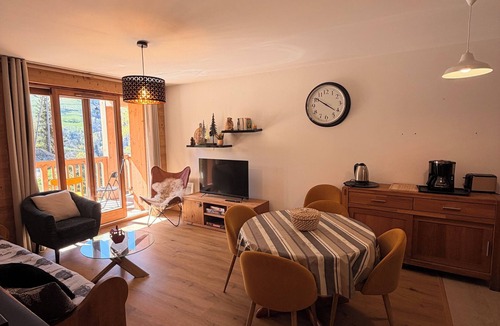 Valmorel Apartment | Calm, sunshine, hiking and mountain biking at the foot of the apartment
