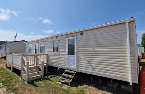 Dymchurch Apartment | Calm Waters