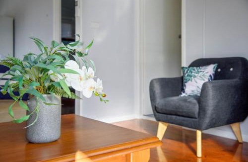 Sussex Inlet Resort | Calm Waters Waterfront Cottages